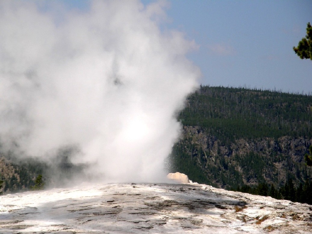 Parco di Yellowstone: Old Faithful, il geyser pi famoso