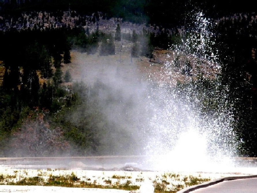 Parco di Yellowstone: Geysers, fumarole, sorgenti calde,....