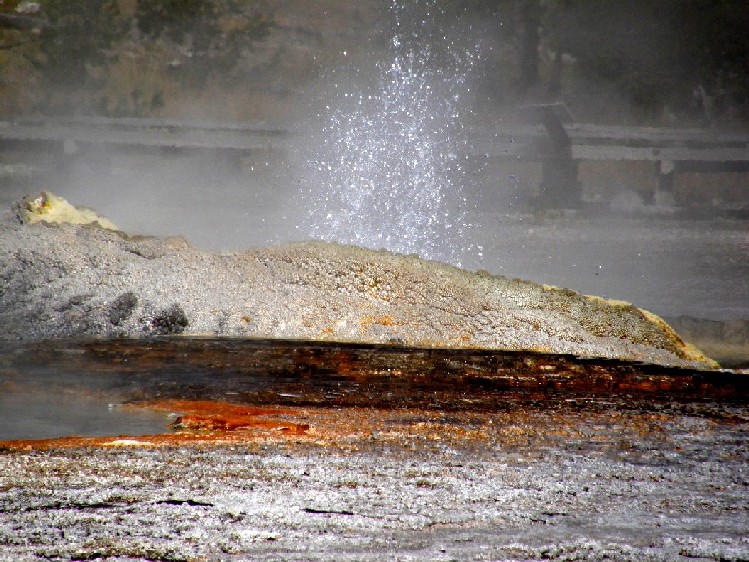 Parco di Yellowstone: Geysers, fumarole, sorgenti calde,....